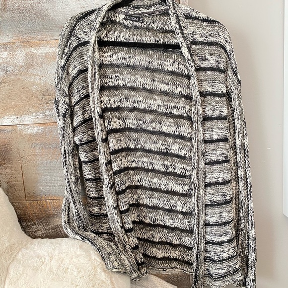 VOLCOM striped cardigan - Picture 2 of 3